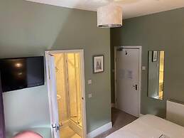 Grosvenor Place Guest House