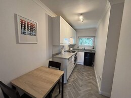 Seaside Haven Retreat - 2 Bedroom Apartment