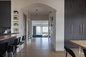 Felicia Family House