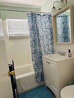 4 room-1 bath house - fully furnished - fenced backyard - patio BBQ Fi