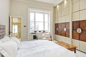 Grand 2 Bedroom Flat, Kensington