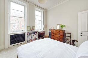 Grand 2 Bedroom Flat, Kensington