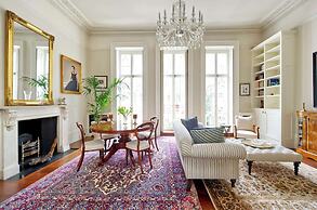 Grand 2 Bedroom Flat, Kensington