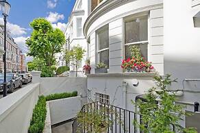 Large 2 Bedroom Kensington Garden Flat