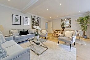 Large 2 Bedroom Kensington Garden Flat