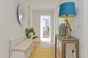 Large 2 Bedroom Kensington Garden Flat