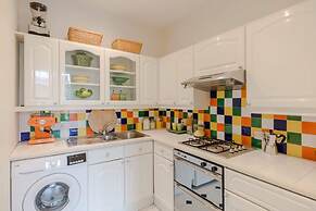 Traditional 2 Bed Apartment, Notting Hill