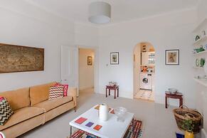 Traditional 2 Bed Apartment, Notting Hill