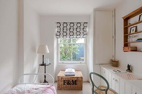 Traditional 2 Bed Apartment, Notting Hill