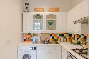 Traditional 2 Bed Apartment, Notting Hill