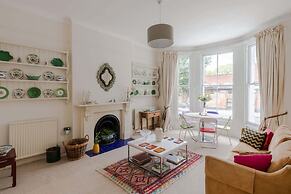 Traditional 2 Bed Apartment, Notting Hill