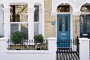 Spacious 4 Bed House, Battersea