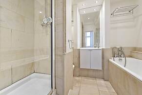 Cute 2-bed Chelsea Apartment