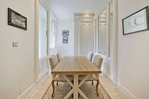 Cute 2-bed Chelsea Apartment