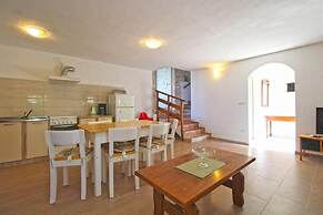 Comfortable Apartment With Pool and Garden