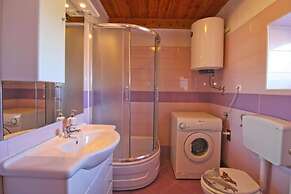 Comfortable Apartment With Pool and Garden
