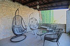 Comfortable Apartment With Pool and Garden