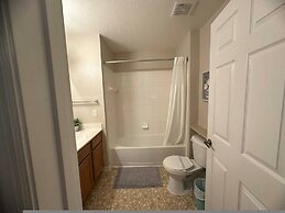 Charming Townhouse Near Disney