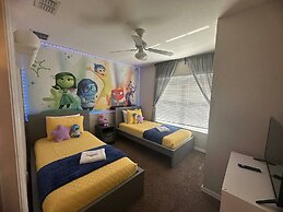 Charming Townhouse Near Disney