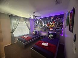 Charming Townhouse Near Disney