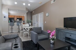 Charming Townhouse Near Disney