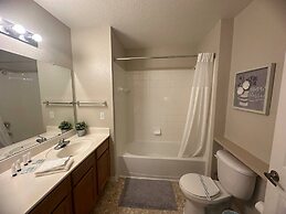 Charming Townhouse Near Disney