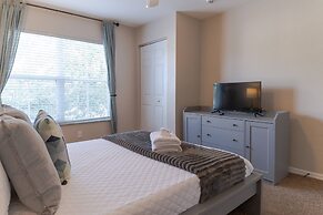 Charming Townhouse Near Disney