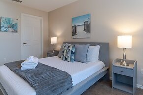 Charming Townhouse Near Disney