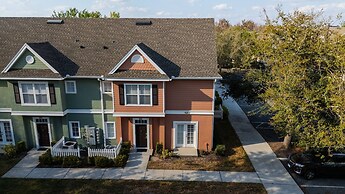 Charming Townhouse Near Disney