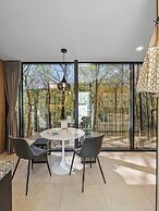 Mirror Villas - Modern Retreat with private hot tubs and mountain view