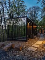 Mirror Villas - Modern Retreat with private hot tubs and mountain view