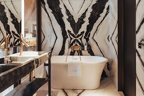 Sax Paris, LXR Hotels & Resorts