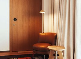 Sax Paris, LXR Hotels & Resorts