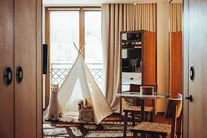 Sax Paris, LXR Hotels & Resorts