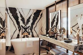 Sax Paris, LXR Hotels & Resorts