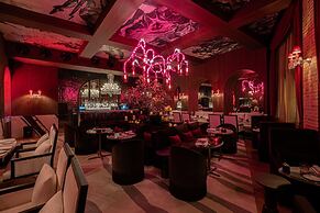 Sax Paris, LXR Hotels & Resorts