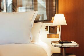 Sax Paris, LXR Hotels & Resorts