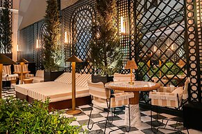 Sax Paris, LXR Hotels & Resorts