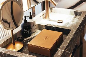 Sax Paris, LXR Hotels & Resorts