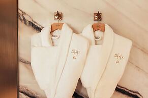 Sax Paris, LXR Hotels & Resorts