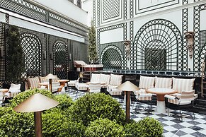 Sax Paris, LXR Hotels & Resorts