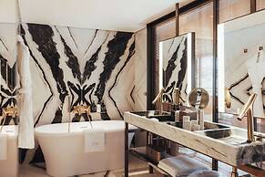 Sax Paris, LXR Hotels & Resorts