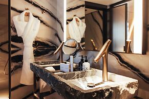Sax Paris, LXR Hotels & Resorts