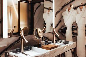 Sax Paris, LXR Hotels & Resorts