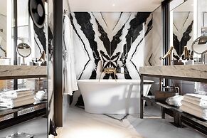 Sax Paris, LXR Hotels & Resorts