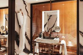 Sax Paris, LXR Hotels & Resorts