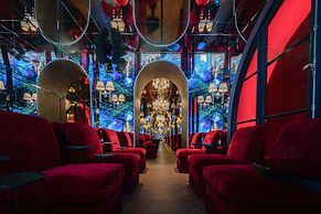 Sax Paris, LXR Hotels & Resorts