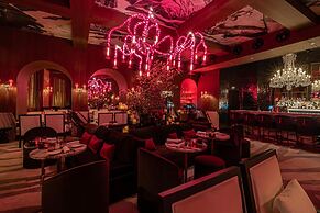 Sax Paris, LXR Hotels & Resorts