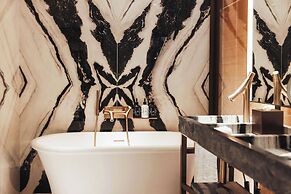 Sax Paris, LXR Hotels & Resorts