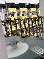 ZHIBEN SUNFLOWER BED AND BREAKFAST